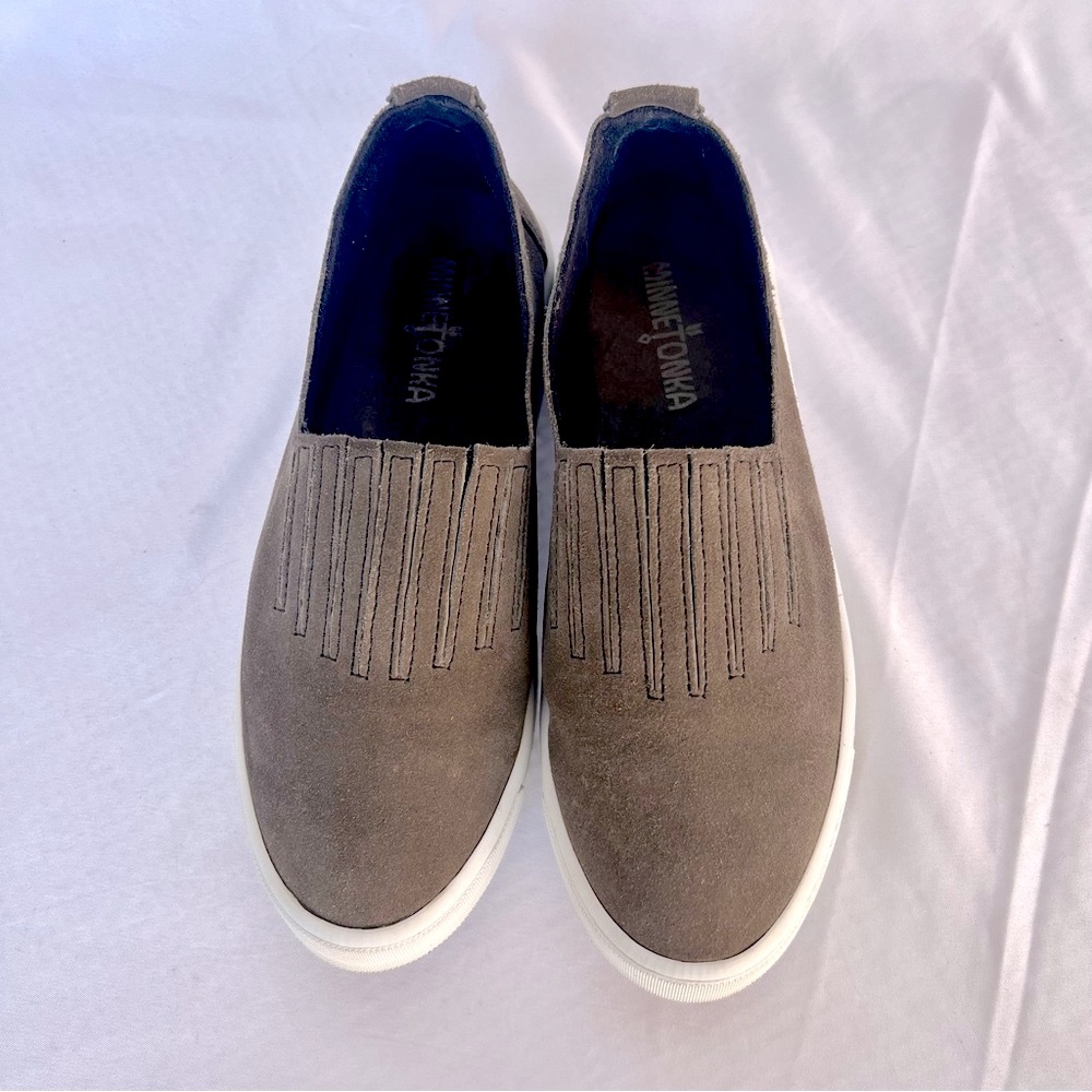Minnetonka Moccasin Sneakers Gabi Slip On Women's Size 7 Gray Suede/Leather 111T